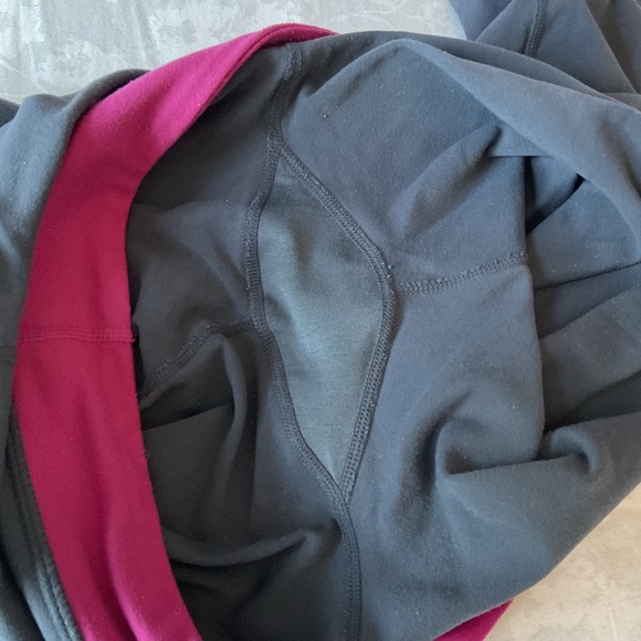 Lululemon Charcoal/Dark Magenta Crop Pants Split Hem - Picture 8 of 8